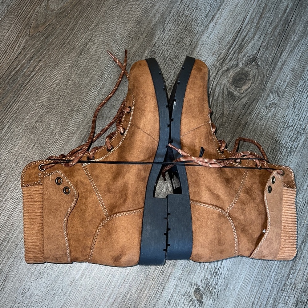 NWT St John's Bay Women's Faux Suede Ankle Boots Size 10